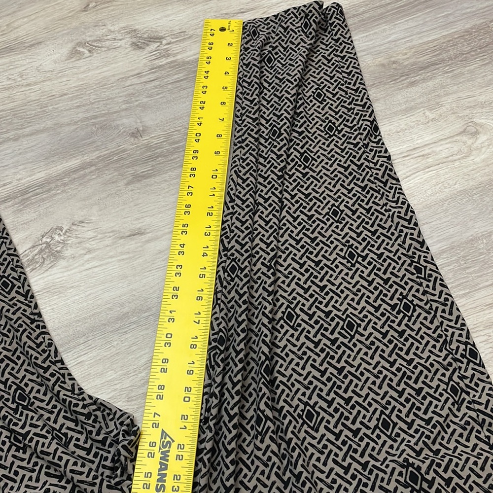 Metaphor Gray with Black Print Soft Elastic Waist Pull on Cropped Pants Size XL - Picture 10 of 11